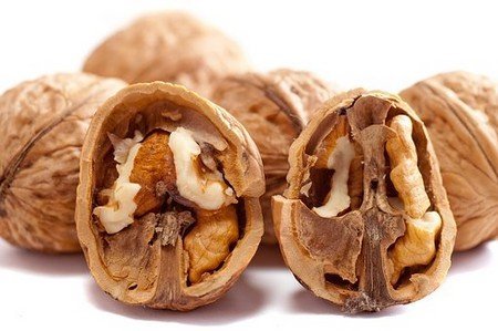 Top Reasons to Include Walnuts in Winter Diet