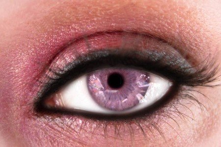 The Best Makeup for Downturned Eye Shape