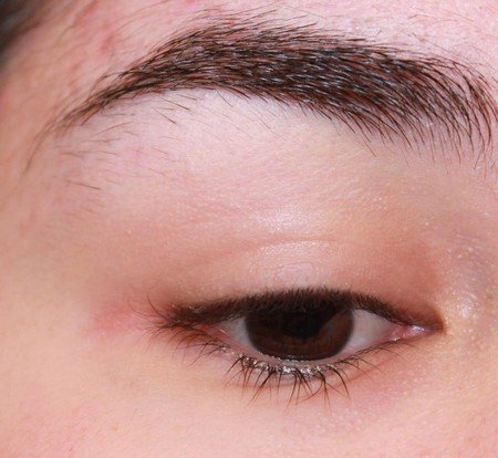 Grow Thick Eyebrows with Home Remedies
