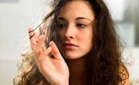 Measures to Tame Mulish Frizzy Hair